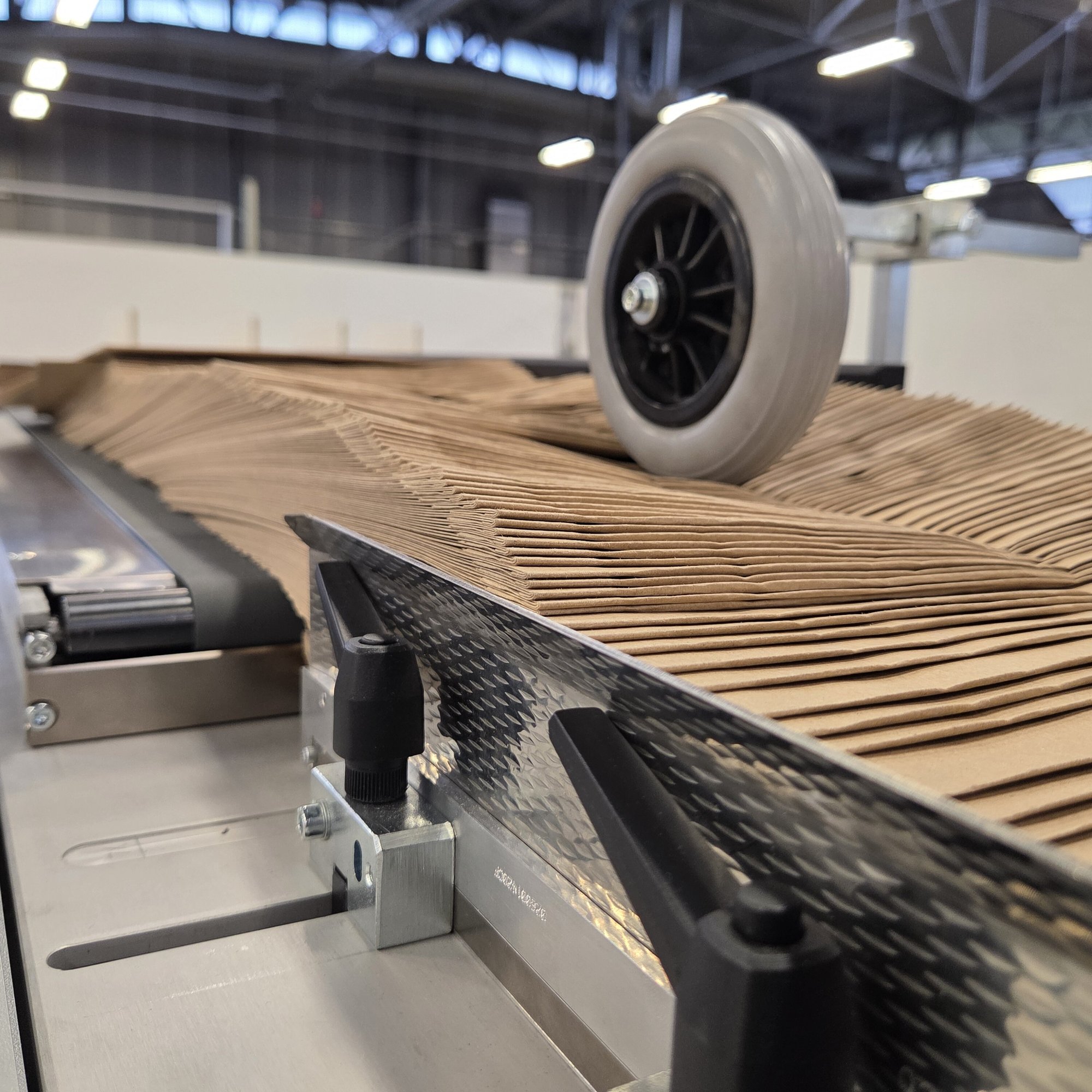 PackHub Image Bag Feeder